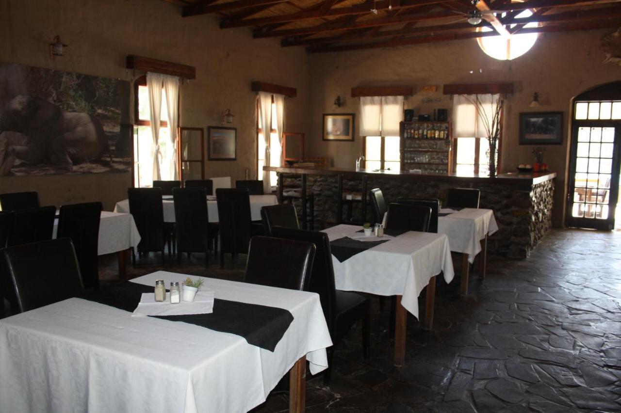 Fort Sesfontein Lodge & Safaris Exteriér fotografie
